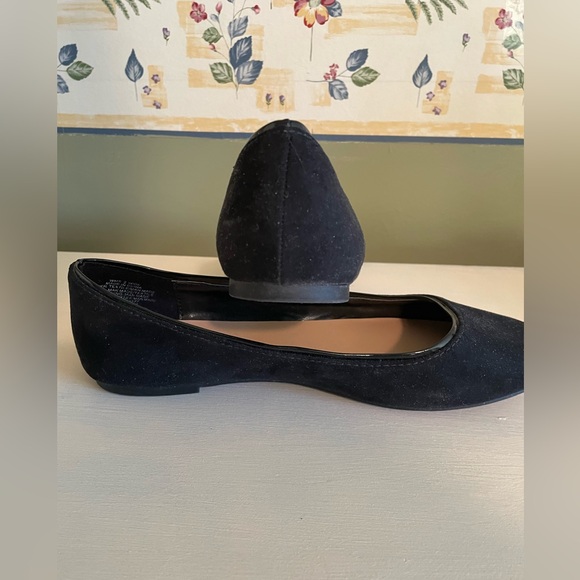 EUC LC Lauren Conrad black ballet flats , size  9W , worn around the house only - Picture 2 of 3